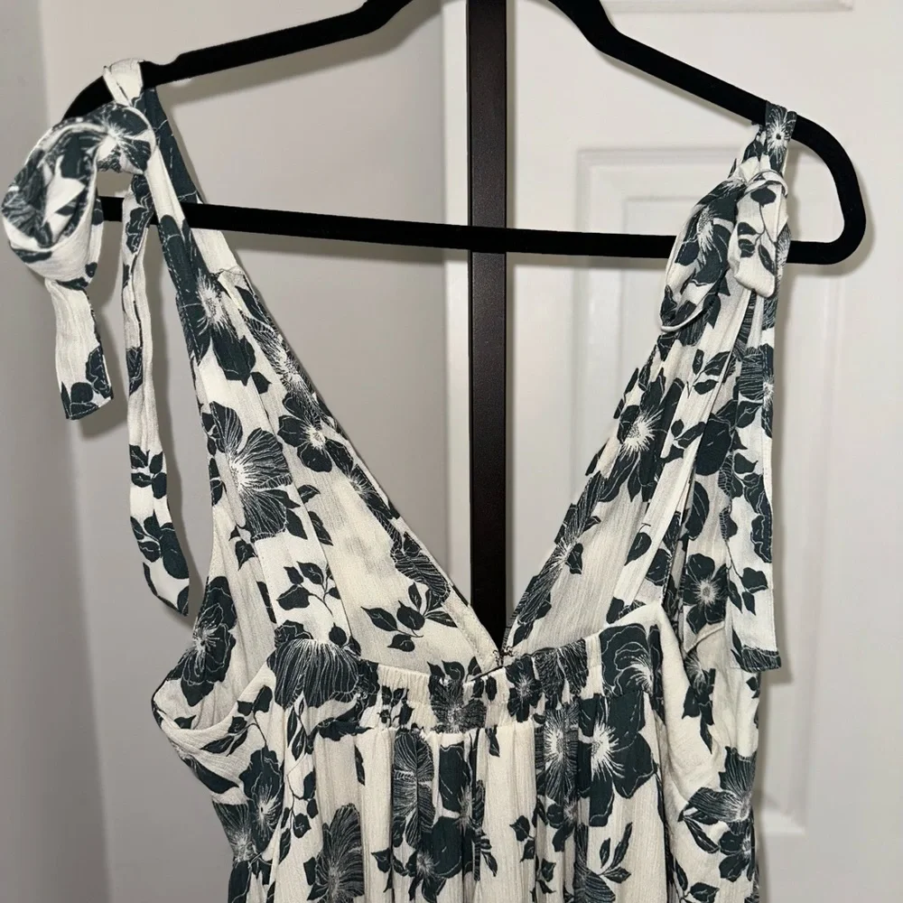Abercrombie & Fitch Cream Maxi Dress with Dark Green Floral Print